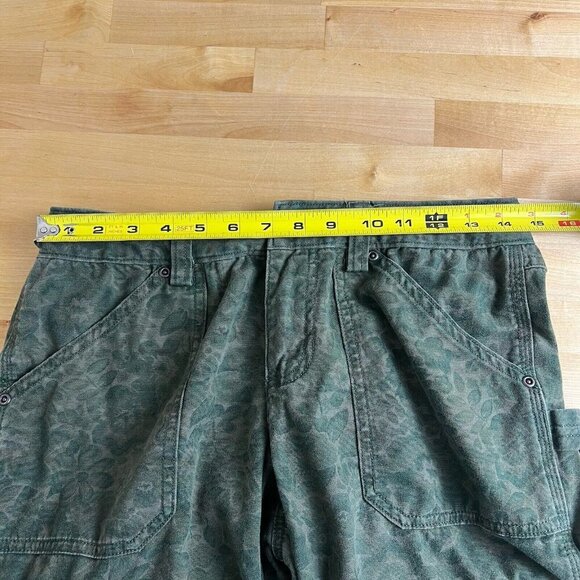 Duluth Size 2 Green Floral Straight Leg Curvesetter Cargo Carpenter Pants - Picture 8 of 10